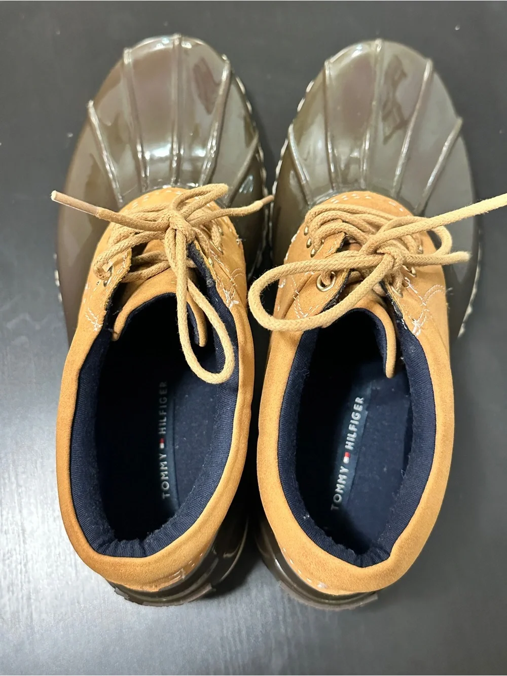 Tommy Hilfiger Women’s Duck Boots Size 7M Tan Brown Water Resistant Rain Shoes